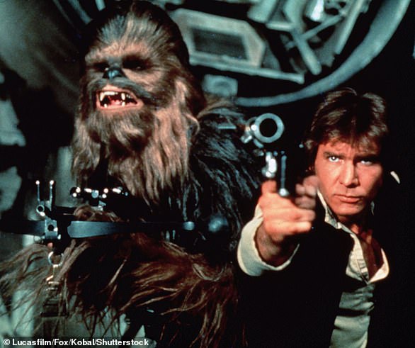 El énfasis en Star Wars en el cuatro del mes de mayo en realidad se remonta a las elecciones generales del Reino Unido de 1979 (Peter Mayhew y Harrison Ford en Star Wars IV en 1977)