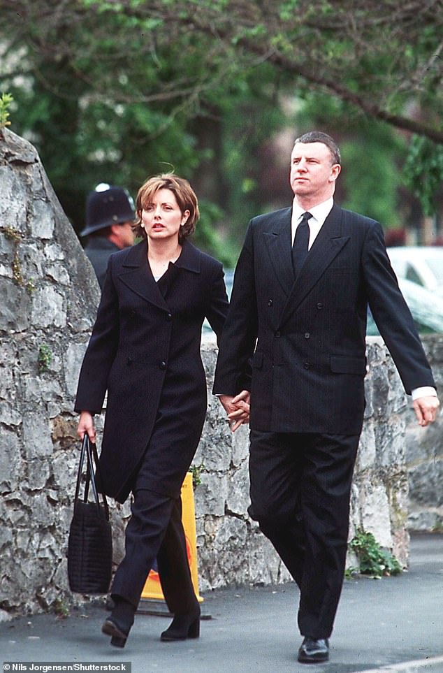 Se casaron: cuatro años después de su separación de Christopher, Carol se casó con su segundo esposo, Patrick King (en la foto juntos en 1999)