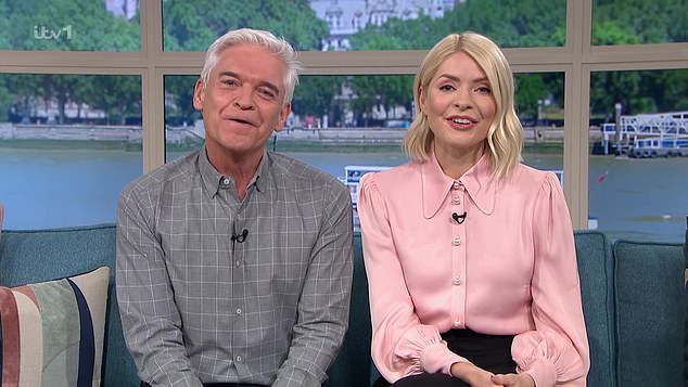 Los jefes de ITV sostuvieron conversaciones de crisis hoy después de que el regreso de Holly y Phil a This Morning se encontrara con una ola de comentarios negativos de los usuarios de las redes sociales.