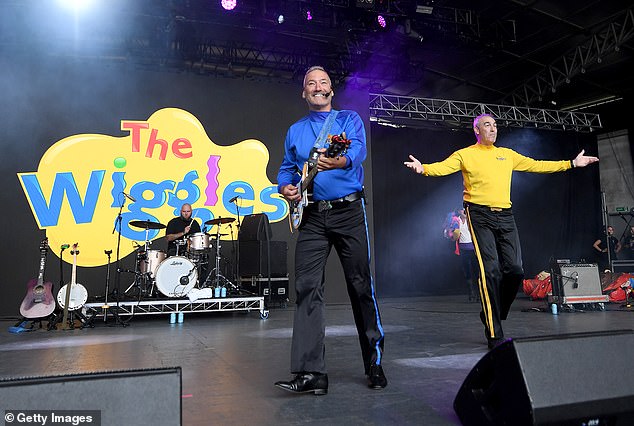 Jugando en el escenario durante el Festival de las Cataratas en Melbourne, las multitudes se volvieron locas por el icónico grupo de entretenimiento infantil The Wiggles, que presenta a Anthony Field, Murray Cook, Greg Page y Jeff Fatt.