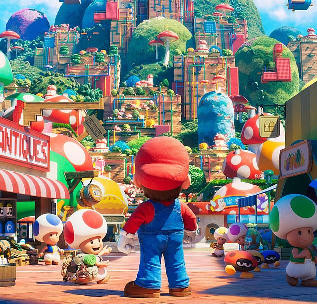 La película de Super Mario Brothers quedó en tercer lugar, recaudando $9.8 millones de dólares.  La película, según Variety, ha superado a The Incredibles 'para clasificarse como la tercera película animada más grande de todos los tiempos con $ 1,248 mil millones en ventas de boletos en todo el mundo'.