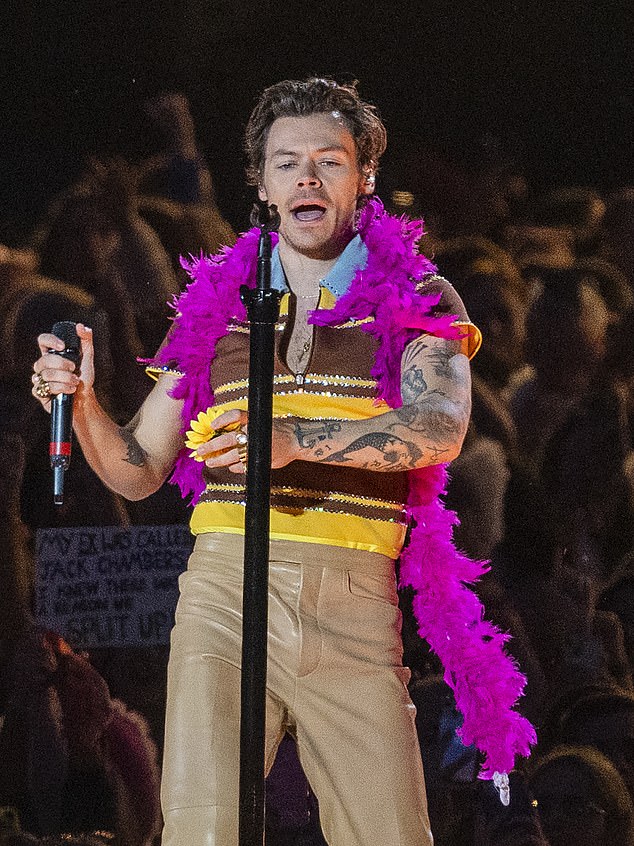 Talentoso: Harry inició la etapa británica de su Love On Tour en el Coventry Building Society Arena el lunes por la noche.