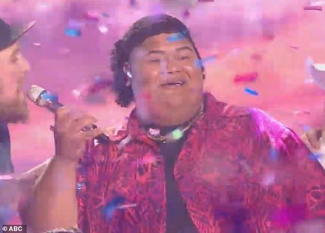 Después de que el cantante hawaiano Iam Tongi, de 18 años, fuera coronado como el ganador de este año, los espectadores de American Idol acusaron al programa de estar 