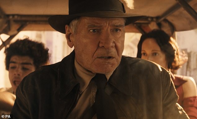 Ca-ching: Este año el 4 de julio cae en martes.  Esta es la quinta película de Indiana Jones protagonizada por Harrison Ford y Phoebe Waller-Bridge.