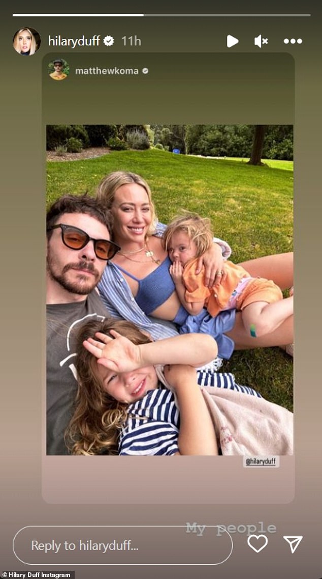 Familia: Hilary usó Instagram el sábado por la noche para volver a publicar una foto con su esposo Matthew Koma y sus hijas.
