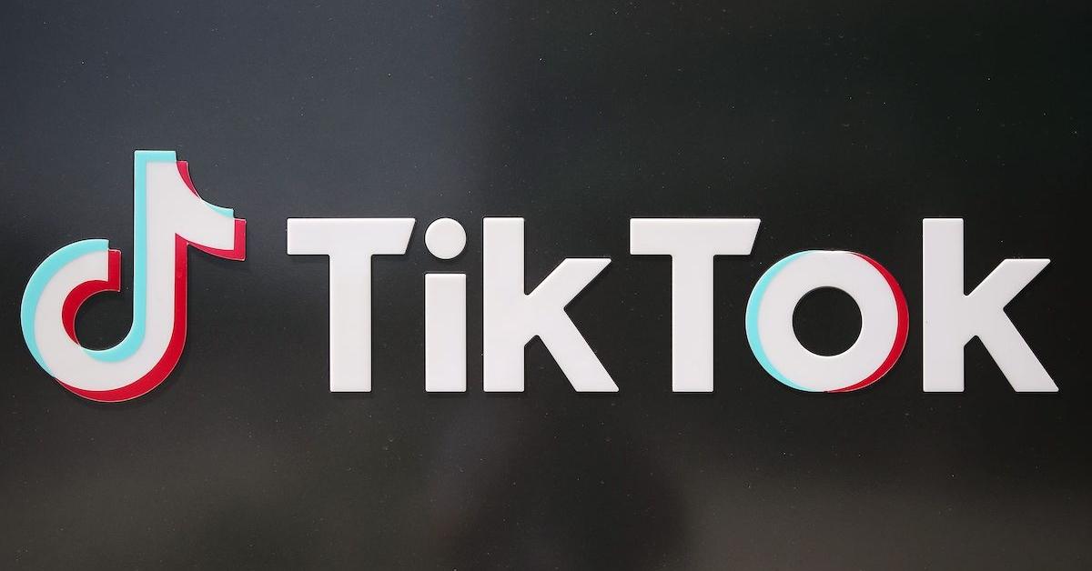 Un logotipo de TikTok fuera de una oficina de EE. UU. 